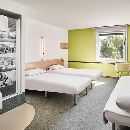 Готель Ibis Budget Poludnie