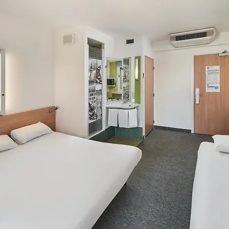 Ibis Budget Poludnie * فروتسواف