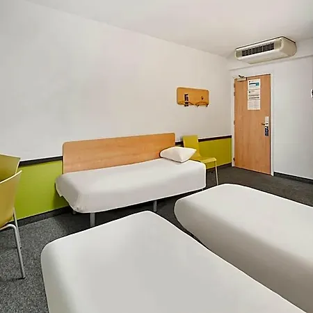 Ibis Budget Poludnie فندق *